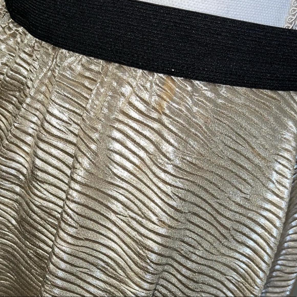 Happening in the present GOLD skirt sz Small - Picture 6 of 7